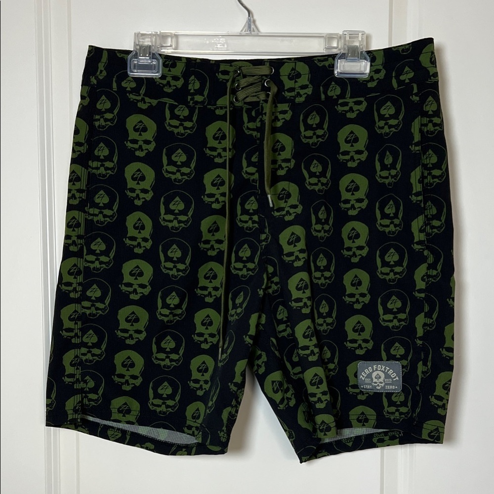 Zero Foxtrot Black Green Skull Men's Athletic Shorts Large